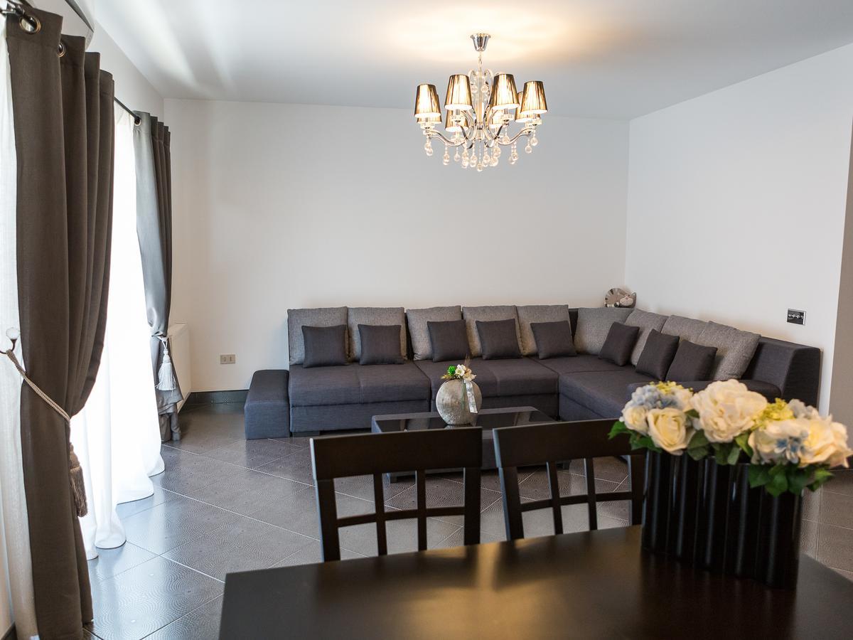 Casa Bella Apartments Bragadiru Luaran gambar
